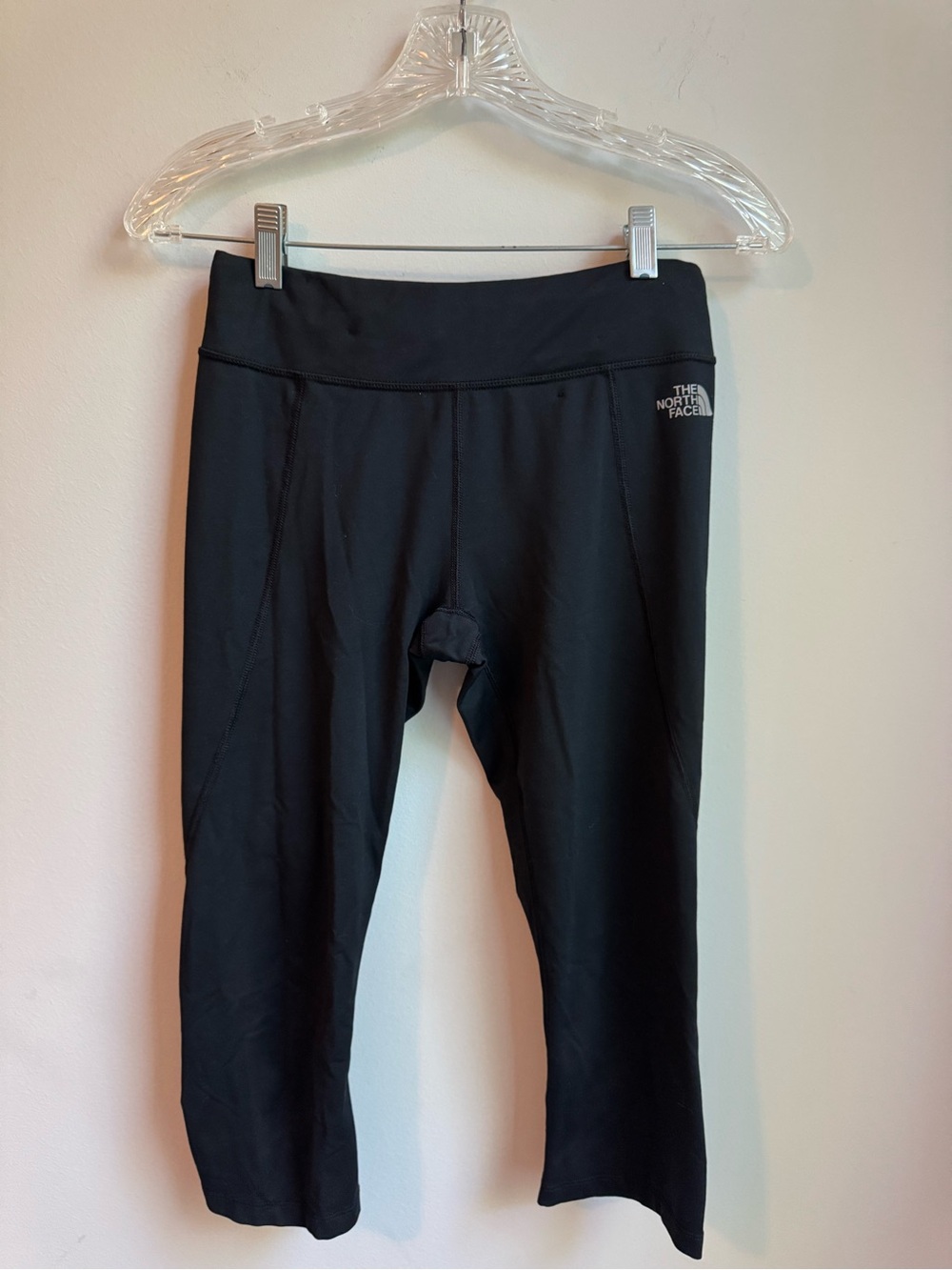 The North Face Women’s Black Capri Leggings Athletic Fit Workout